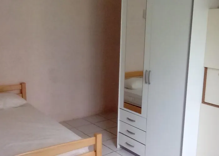 Europa Kamp alanı *